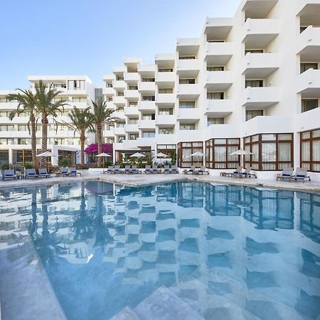 Hotel Tres Torres Santa Eularia des Riu Eksteriør billede