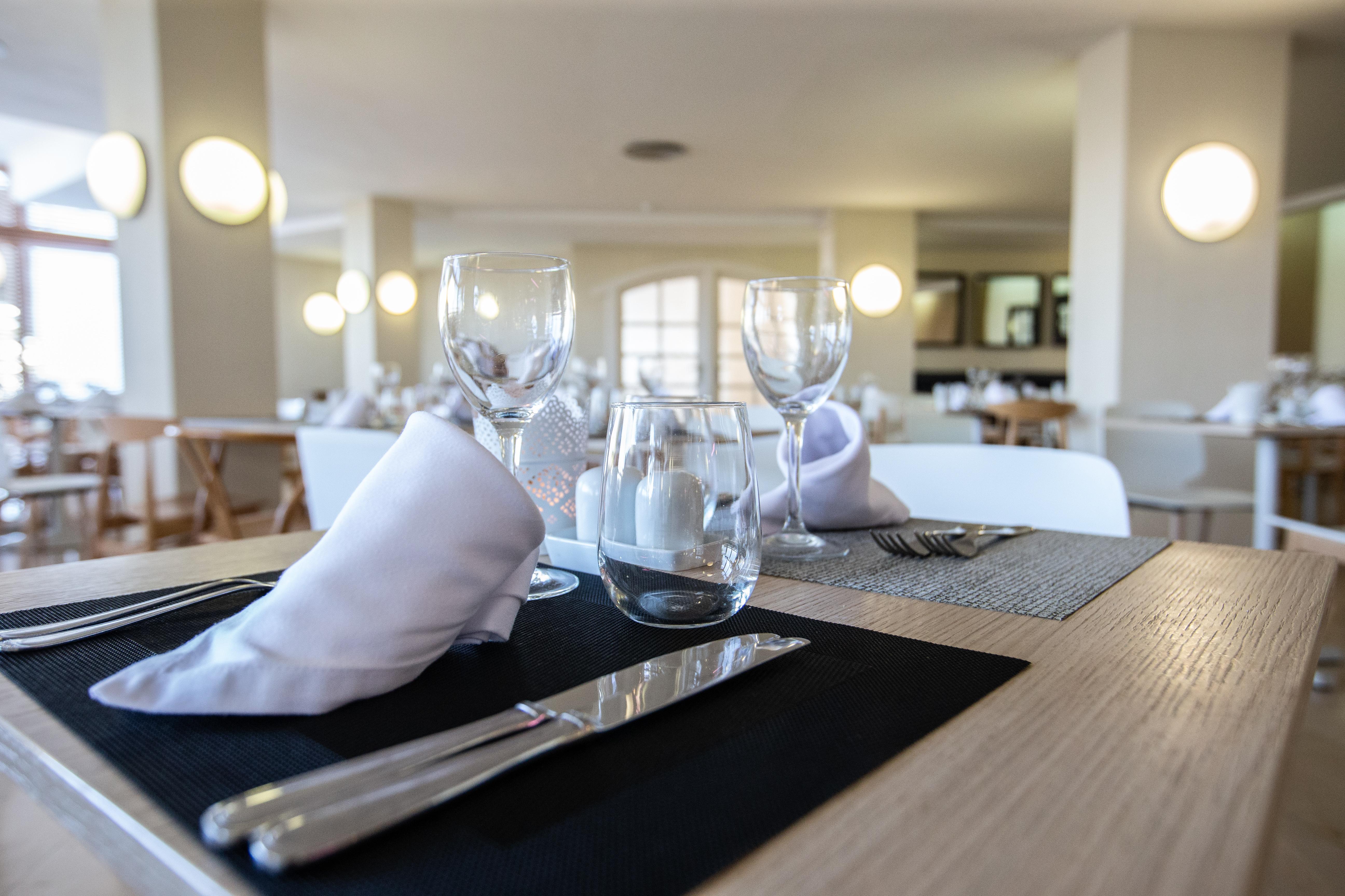 Hotel Tres Torres Santa Eularia des Riu Eksteriør billede