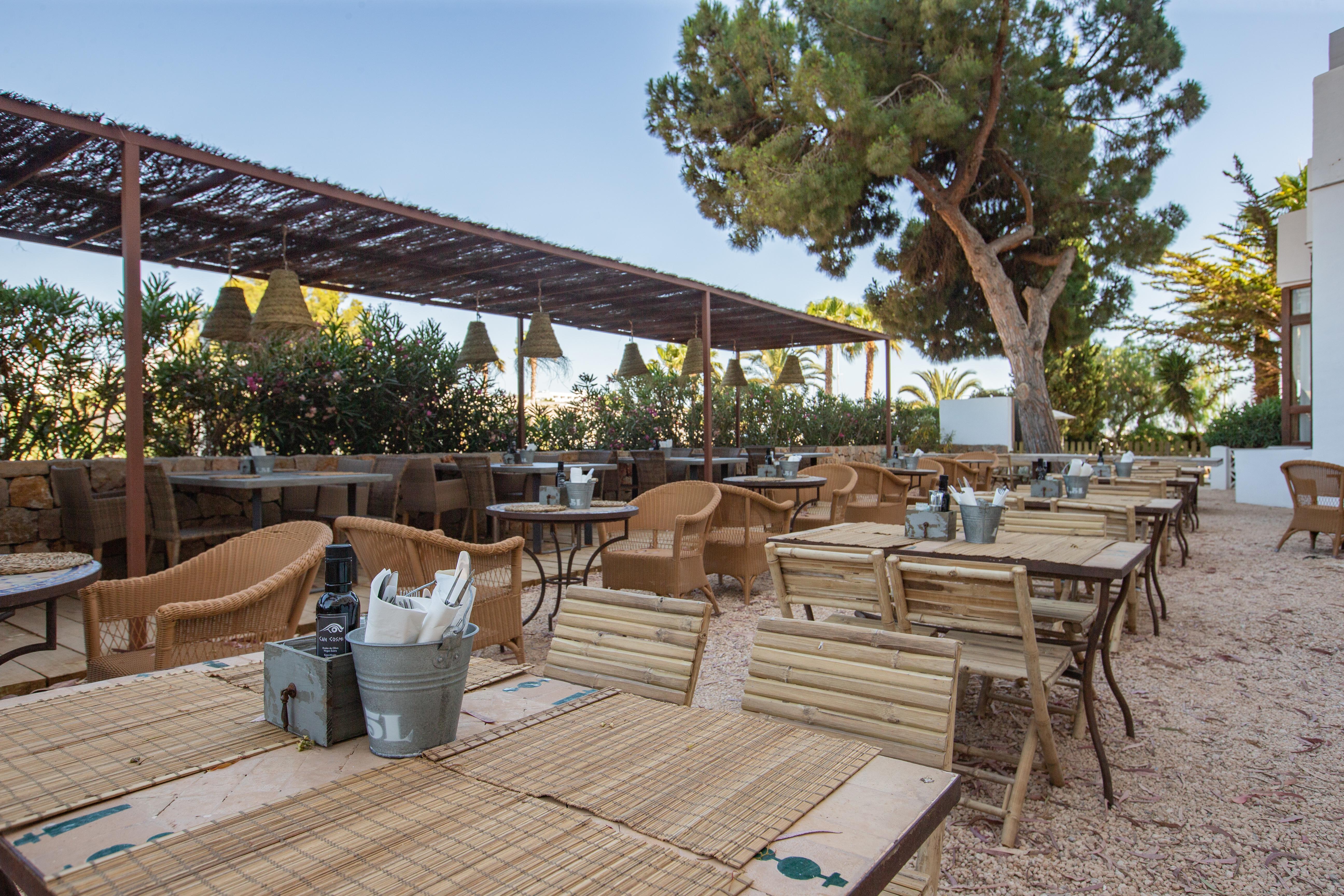 Hotel Tres Torres Santa Eularia des Riu Eksteriør billede