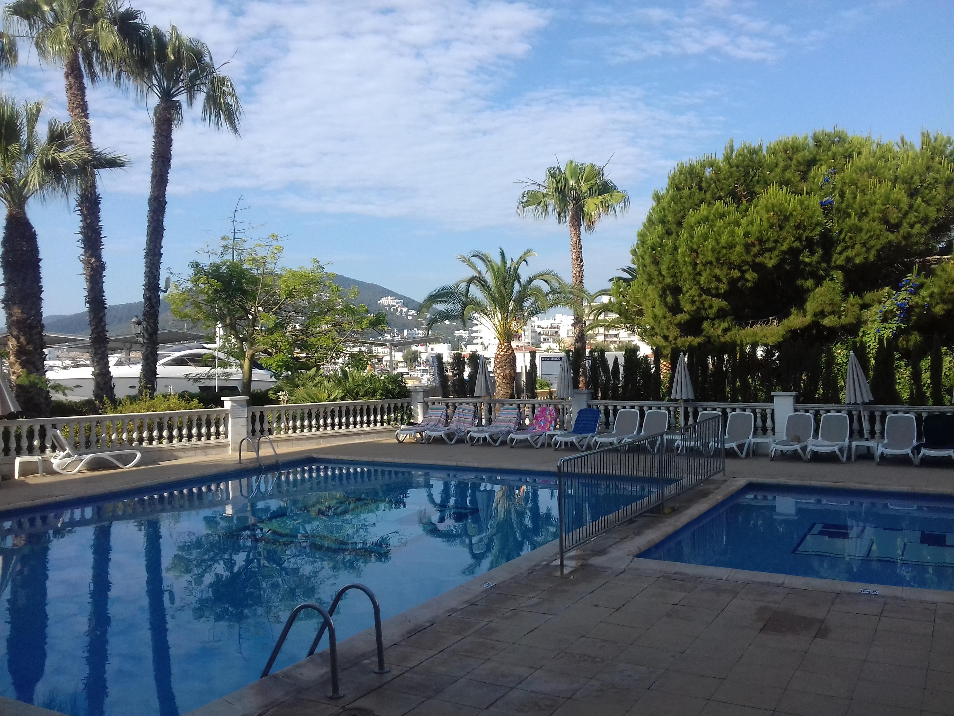 Hotel Tres Torres Santa Eularia des Riu Eksteriør billede