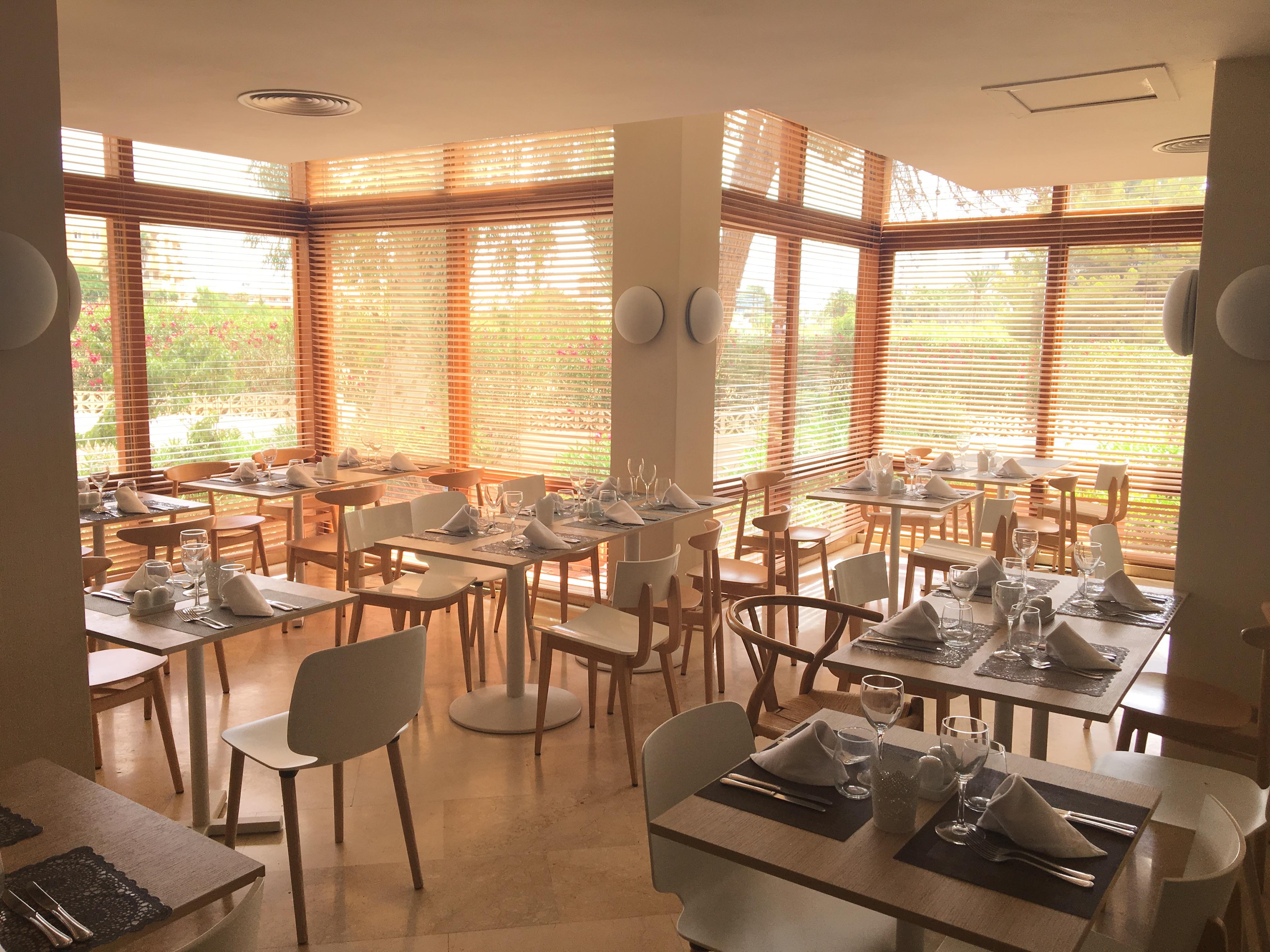Hotel Tres Torres Santa Eularia des Riu Eksteriør billede