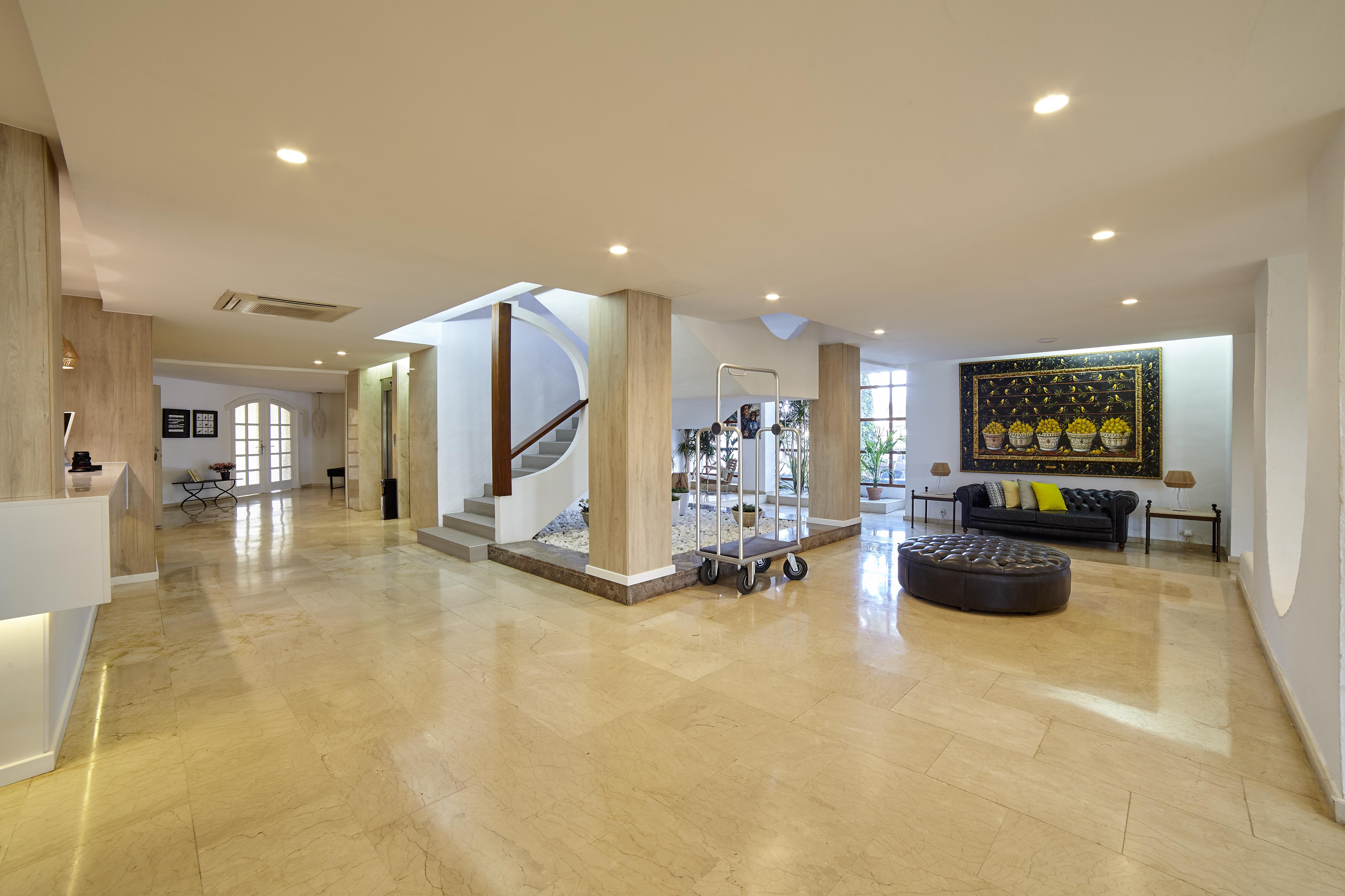 Hotel Tres Torres Santa Eularia des Riu Eksteriør billede