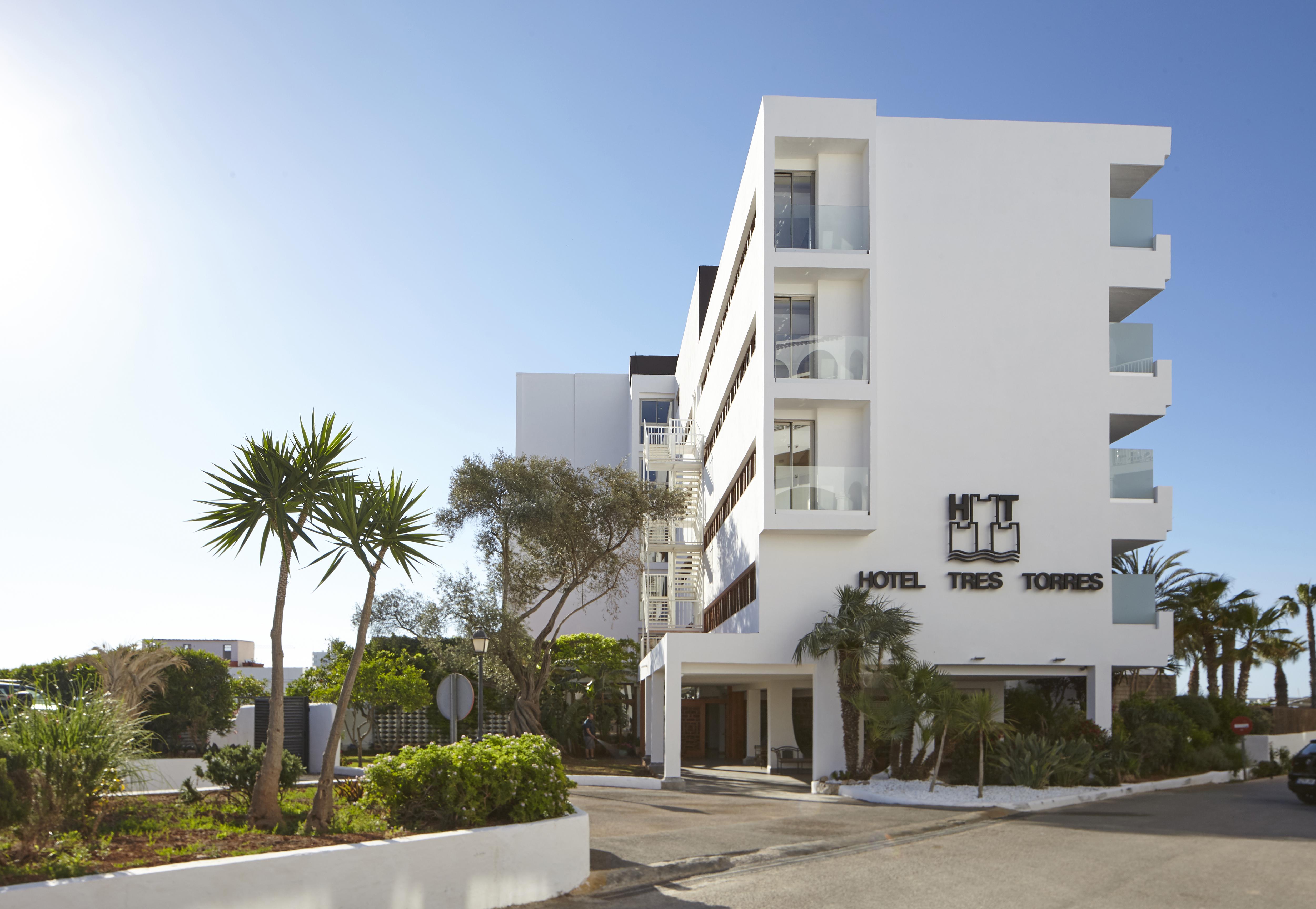Hotel Tres Torres Santa Eularia des Riu Eksteriør billede