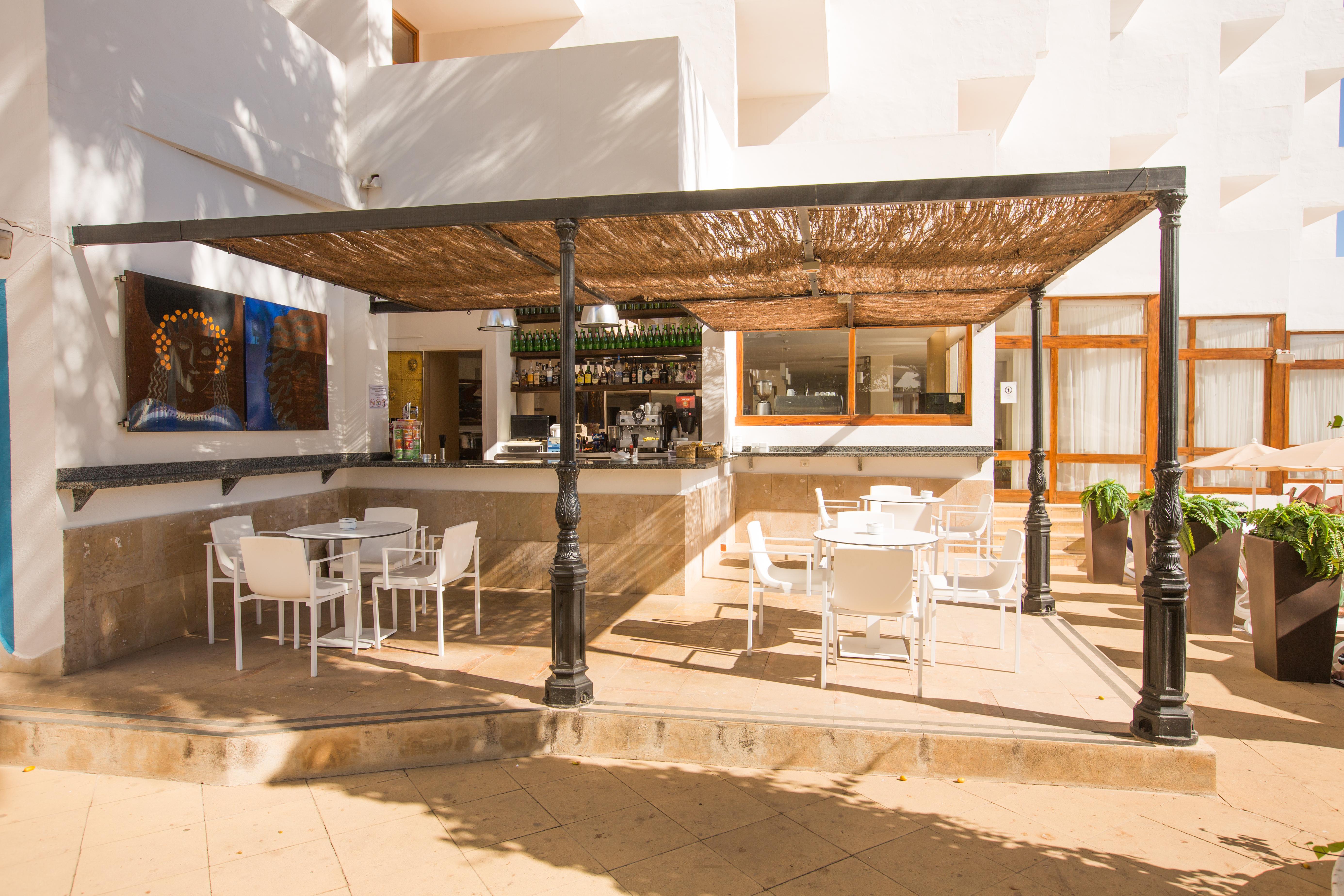 Hotel Tres Torres Santa Eularia des Riu Eksteriør billede