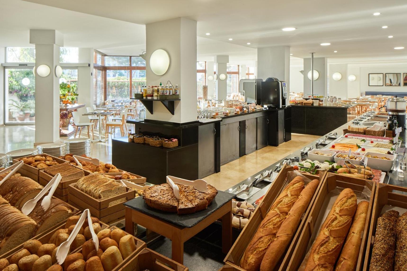 Hotel Tres Torres Santa Eularia des Riu Eksteriør billede
