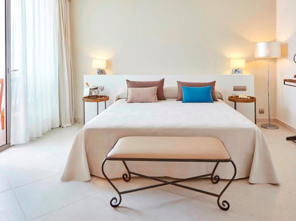 Hotel Tres Torres Santa Eularia des Riu Værelse billede