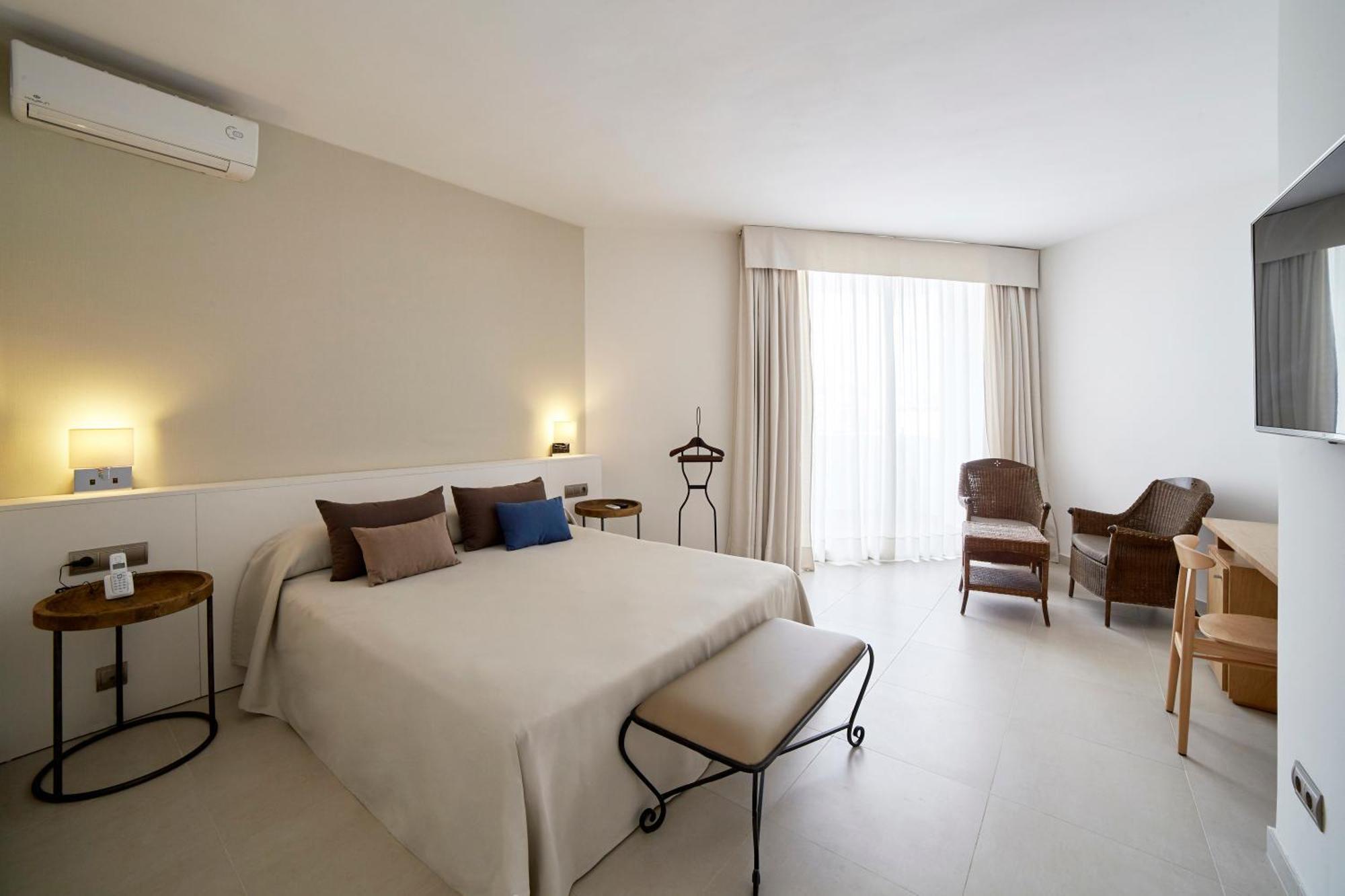 Hotel Tres Torres Santa Eularia des Riu Værelse billede