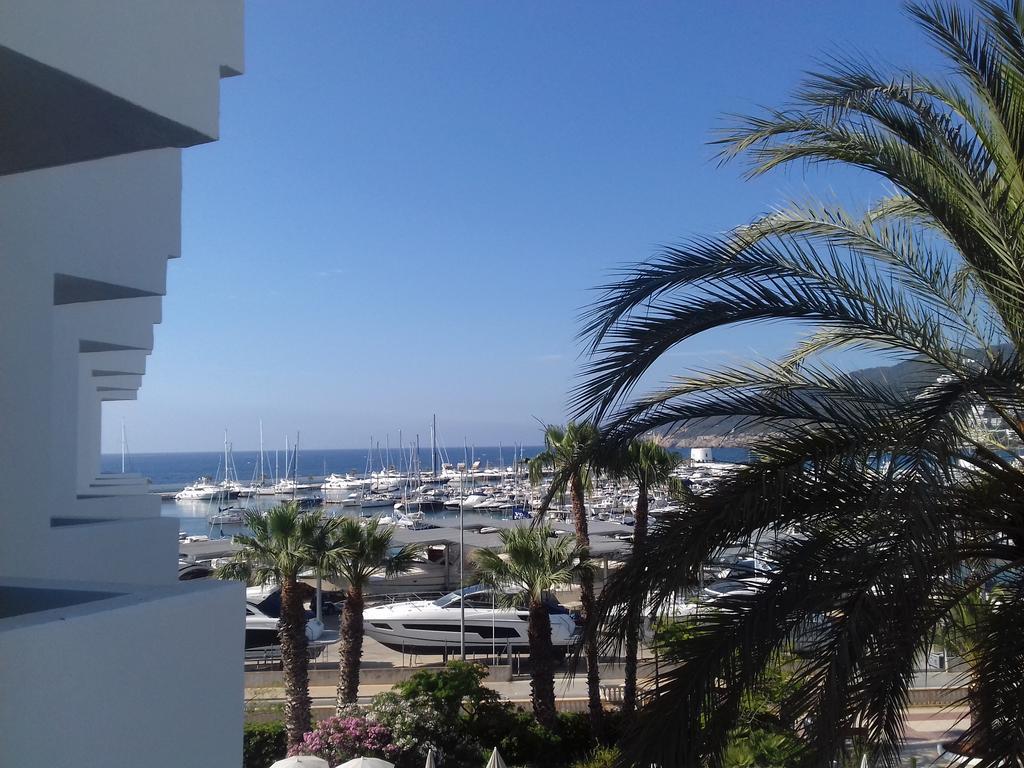 Hotel Tres Torres Santa Eularia des Riu Eksteriør billede