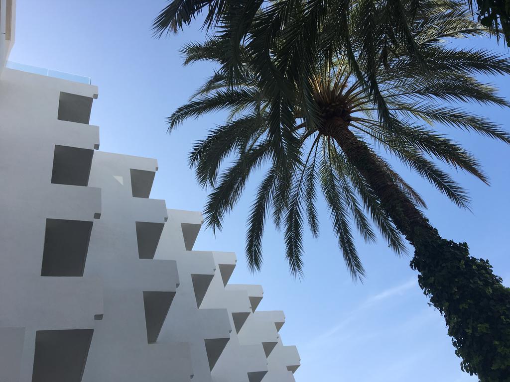 Hotel Tres Torres Santa Eularia des Riu Eksteriør billede